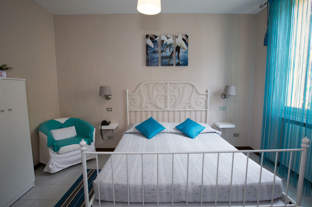 Hotel Arcoveggio โบโลญญา ภายนอก รูปภาพ