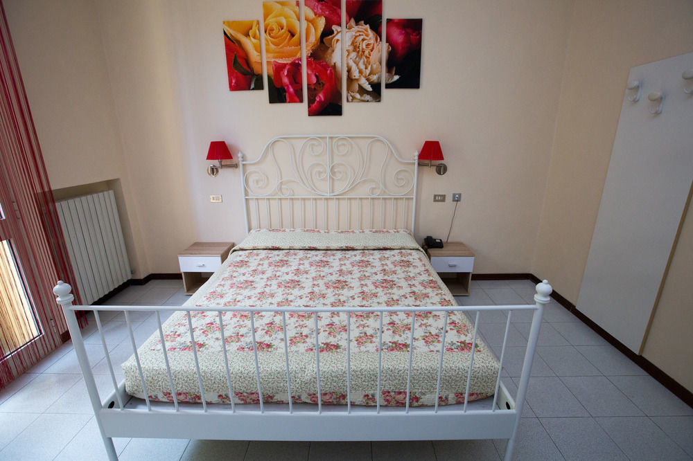 Hotel Arcoveggio โบโลญญา ภายนอก รูปภาพ