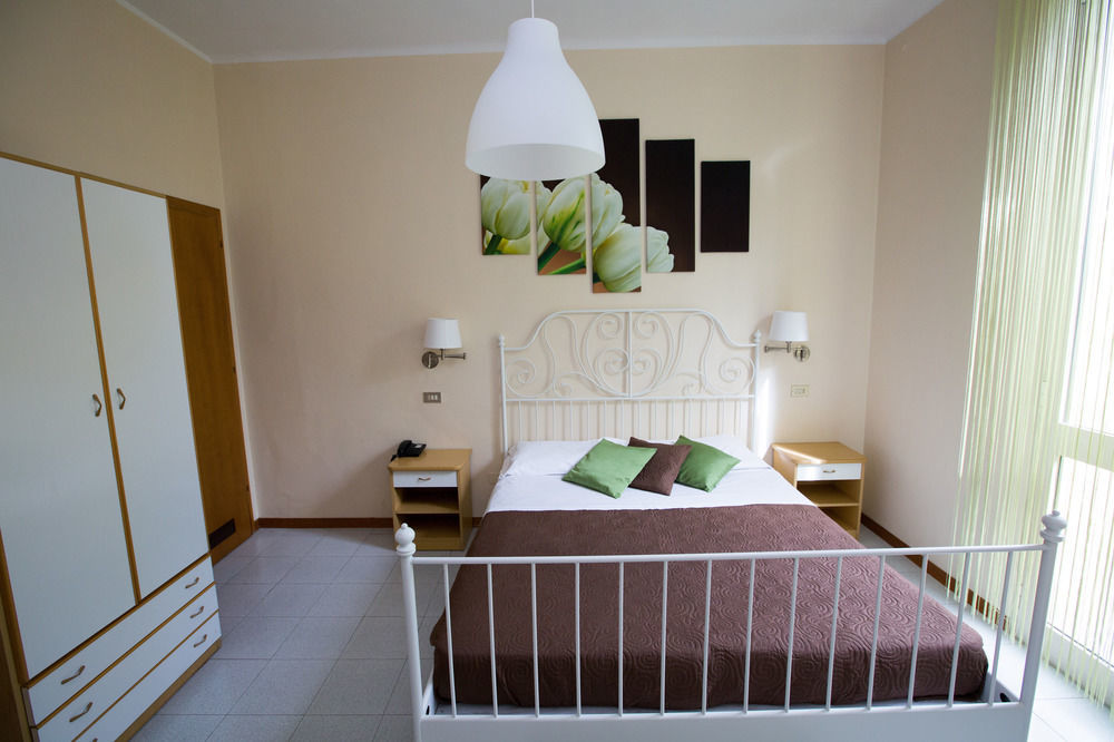 Hotel Arcoveggio โบโลญญา ภายนอก รูปภาพ