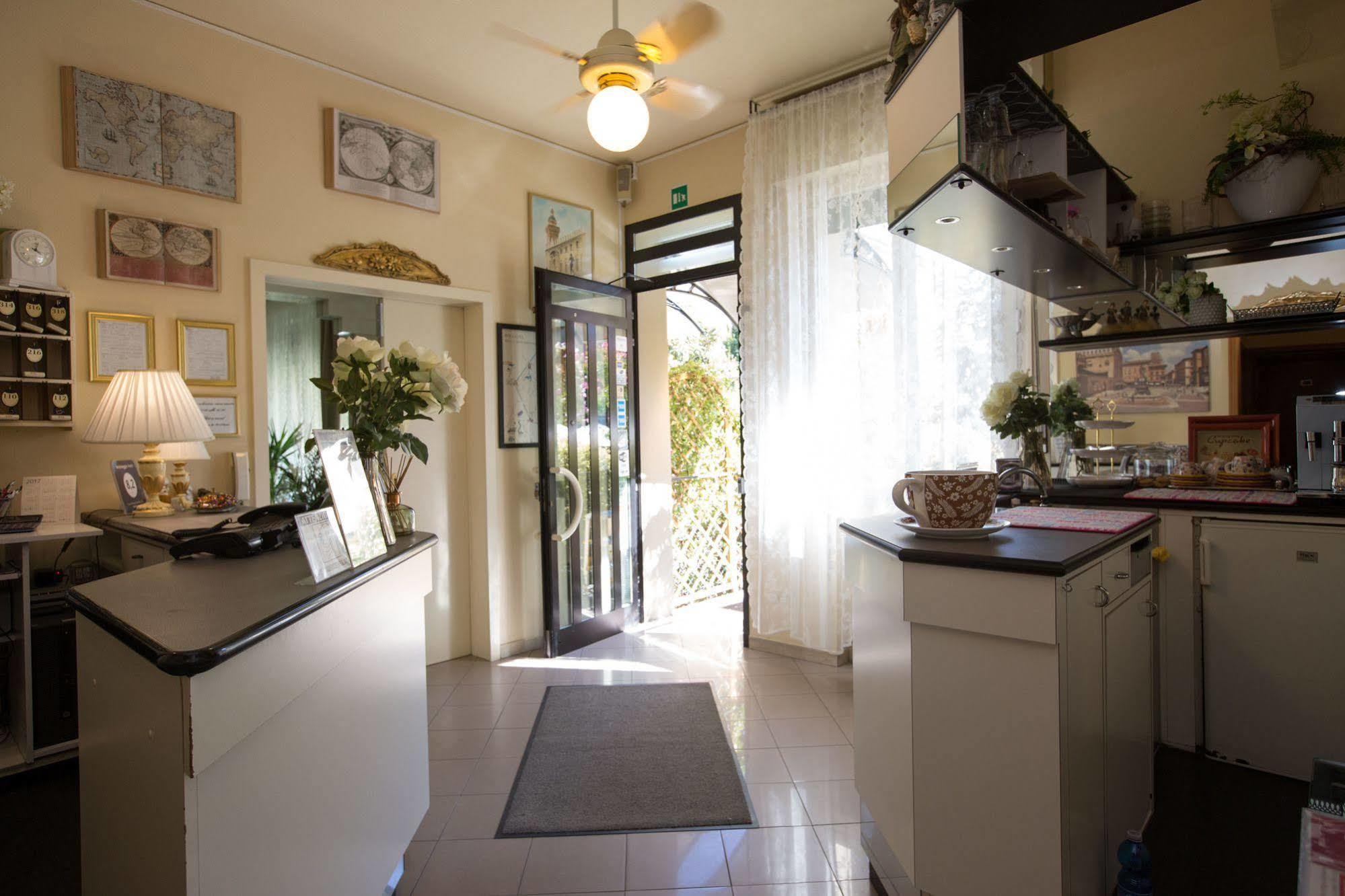 Hotel Arcoveggio โบโลญญา ภายนอก รูปภาพ