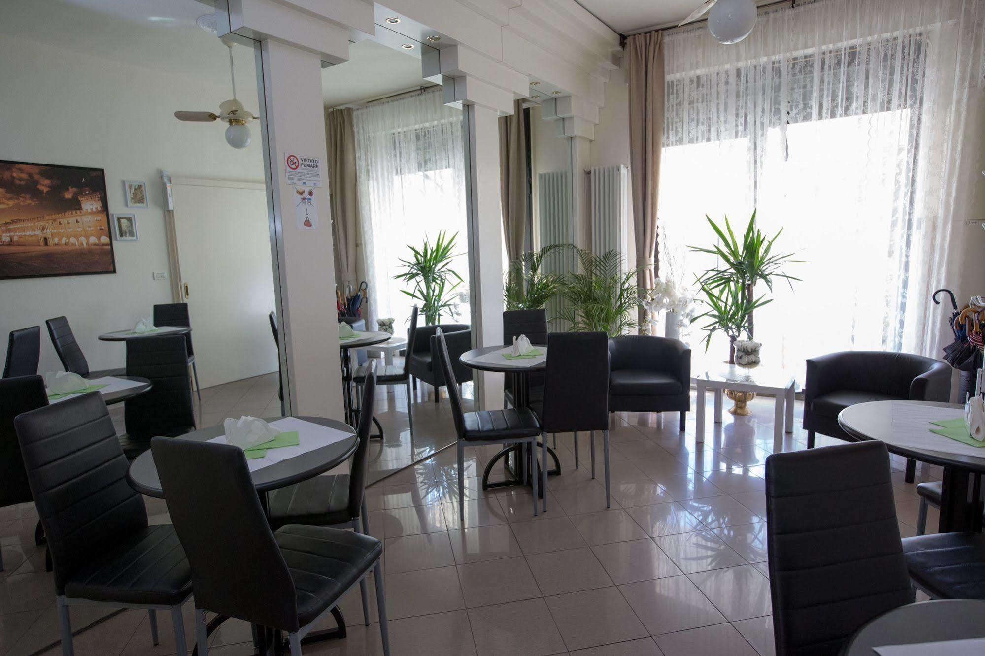Hotel Arcoveggio โบโลญญา ภายนอก รูปภาพ